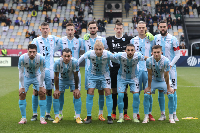 težavno na igrišču in klubskih prostorih