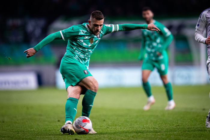 elšnik prestopil v crveno zvezdo