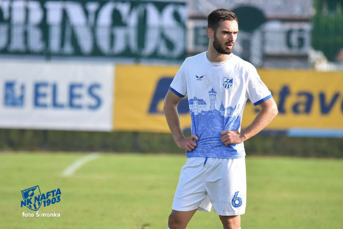 plan b je že bil: avstrija, nižja liga, šola, služba. zdaj igra prvo ligo.