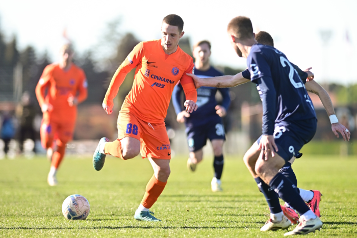 celjani uvodoma do remija, zmaga za domžale in nafto 1903