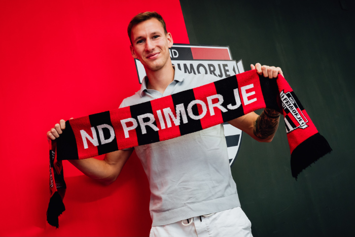 mark strajnar se je pri primorju pridružil očetu janezu