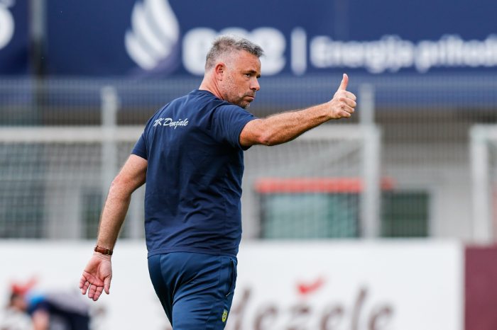 žlogar se vrača na klop domžal