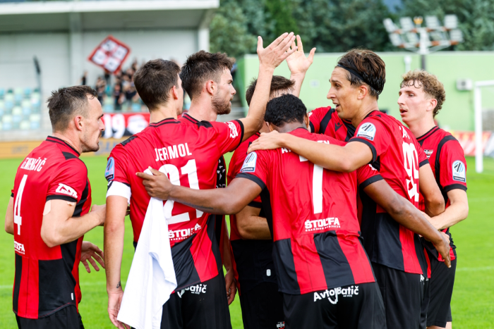 ajdovci z mladim reprezentantom nigerije