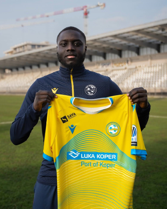 koper pripeljal senegalca in francoza