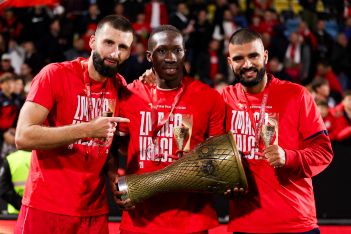 bamba susso, junak »šumarov«: od begunca do zmagovalca